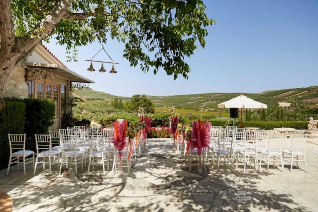 Villa Mantilari Wine Estate 7 Apartments 2 Private Pools 1 Heated Tennis Court Fitness Center Archanes Exterior foto